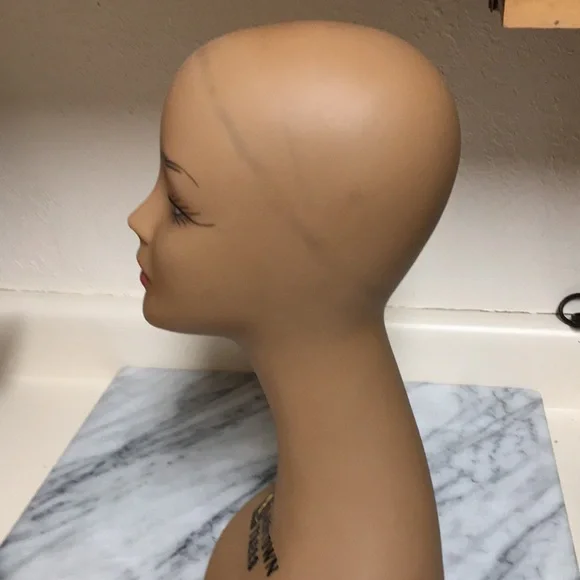 Motown Tress Mannequin Head - Picture 6 of 12